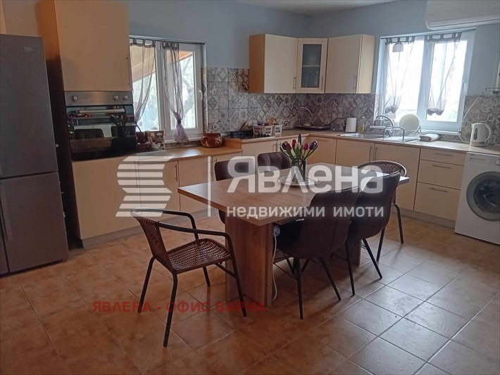 Продава КЪЩА, с. Аврен, област Варна, снимка 2 - Къщи - 48580347