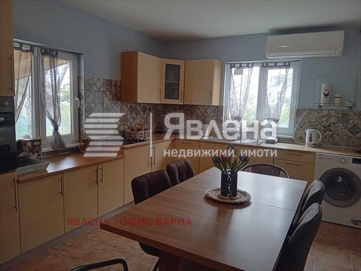 Продава КЪЩА, с. Аврен, област Варна, снимка 3 - Къщи - 48580347