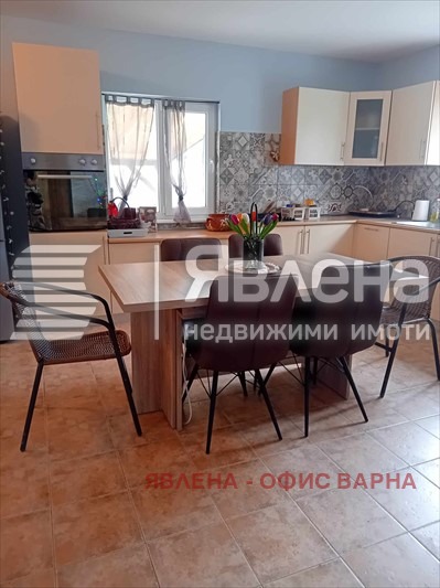 Продава КЪЩА, с. Аврен, област Варна, снимка 13 - Къщи - 48580347