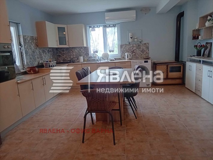 Продава КЪЩА, с. Аврен, област Варна, снимка 1 - Къщи - 48580347