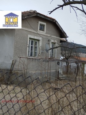 Продажба на имоти в с. Вискяр, област Перник - изображение 1 