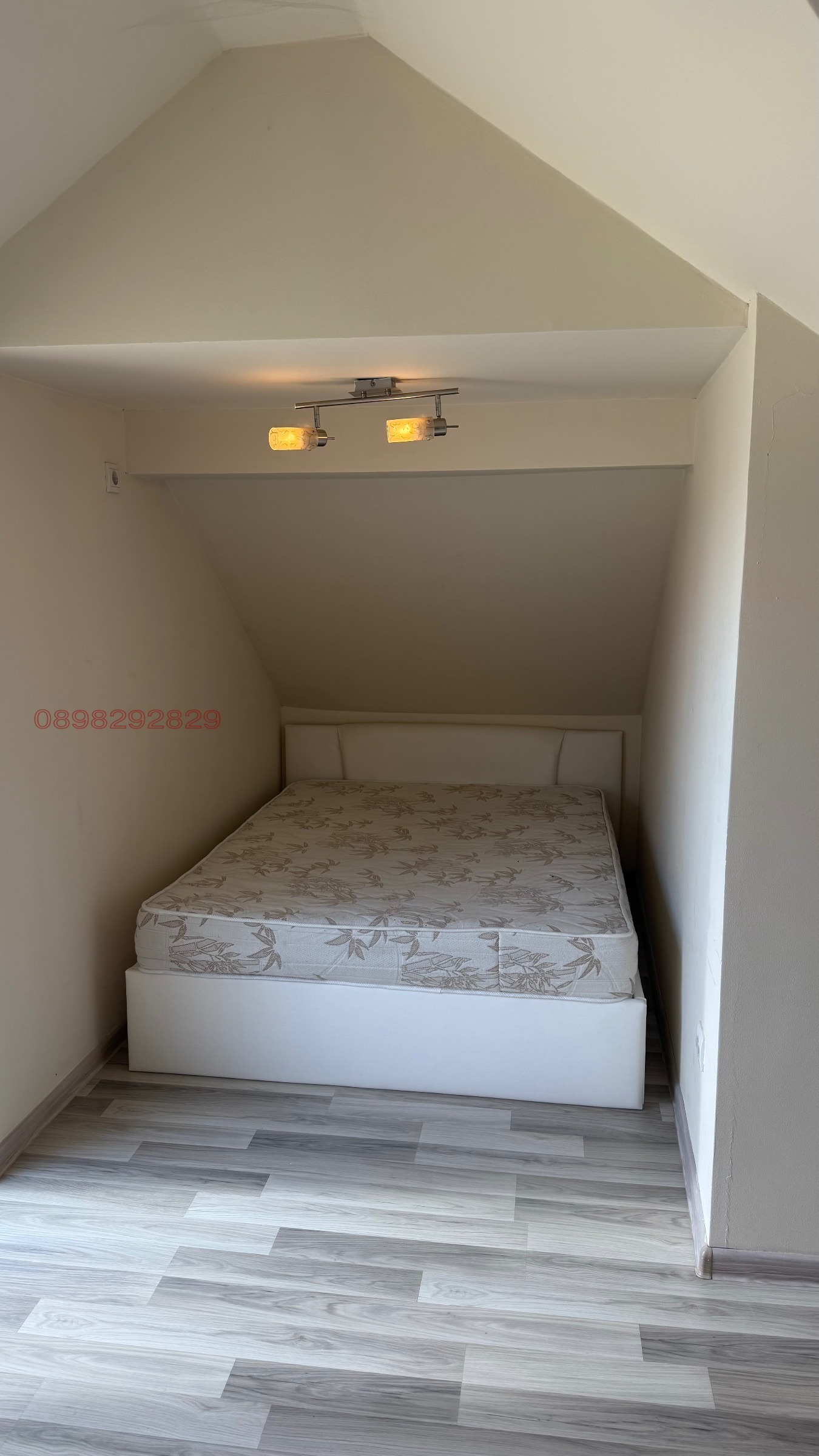 Продава ЕТАЖ ОТ КЪЩА, гр. Русе, Център, снимка 11 - Етаж от къща - 54913924