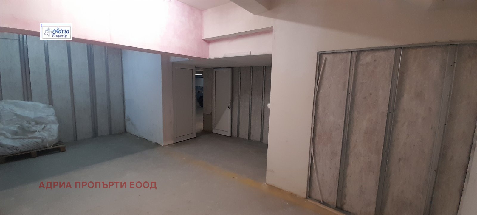 Продава ГАРАЖ, ПАРКОМЯСТО, гр. София, Център, снимка 2 - Гаражи и паркоместа - 53941254