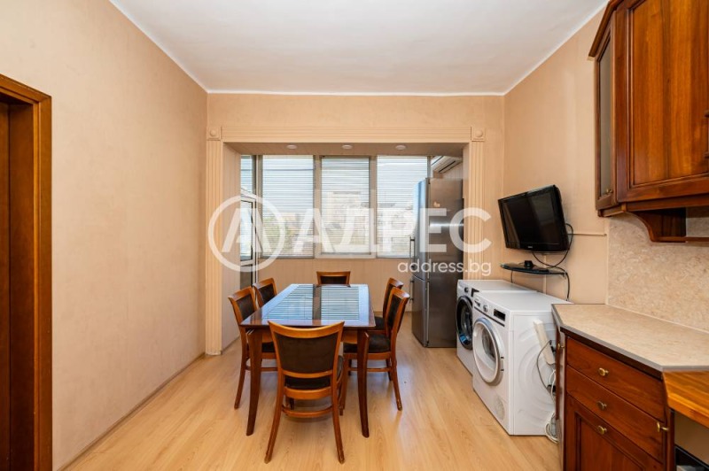 Продава  3-стаен град Пловдив , Център , 97 кв.м | 92617794