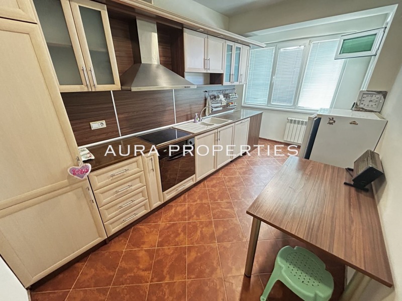Продава  3-стаен град Разград , Център , 86 кв.м | 77273362 - изображение [2]