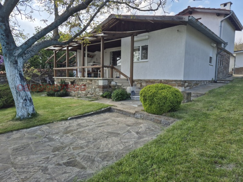 Продава ВИЛА, с. Емона, област Бургас, снимка 2 - Вили - 52779424