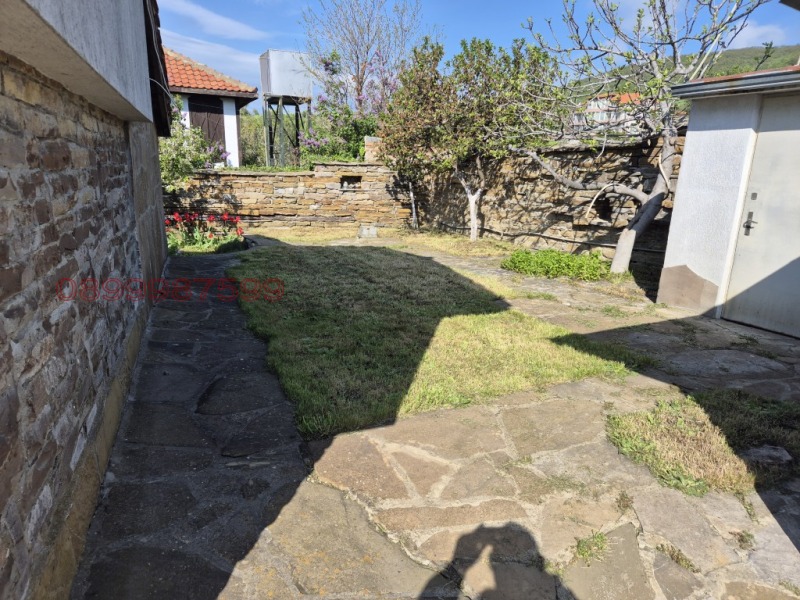 Продава ВИЛА, с. Емона, област Бургас, снимка 11 - Вили - 52779424