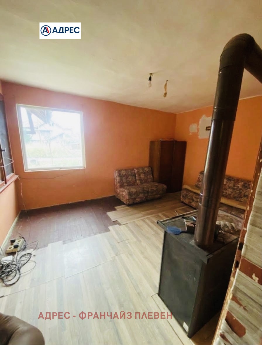 Продава КЪЩА, гр. Долни Дъбник, област Плевен, снимка 4 - Къщи - 56382896