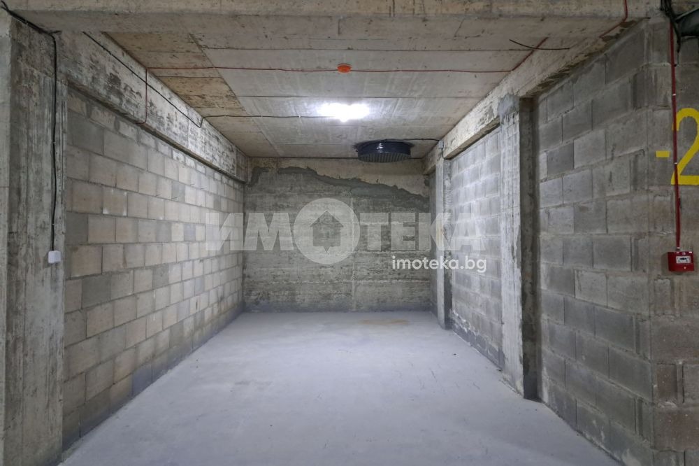 Продава ГАРАЖ, ПАРКОМЯСТО, гр. Варна, Кайсиева градина