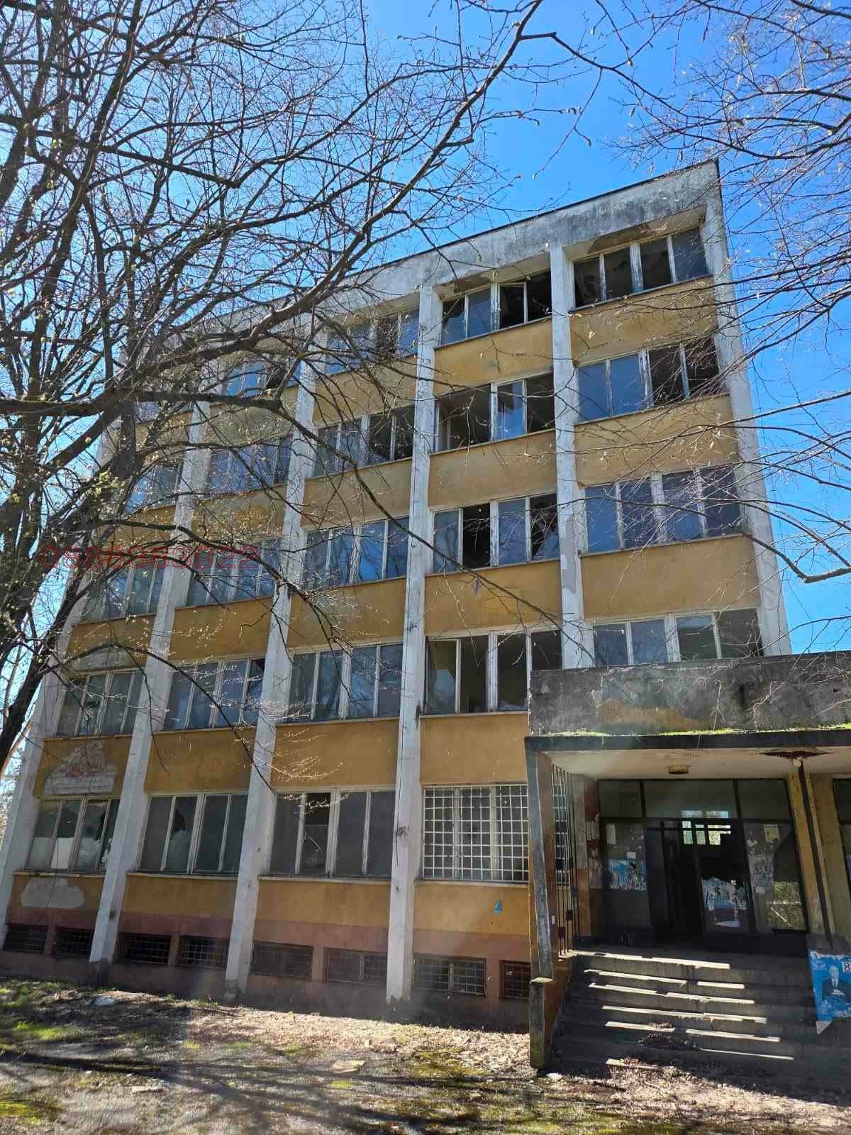 Продава БИЗНЕС ИМОТ, гр. Бойчиновци, област Монтана