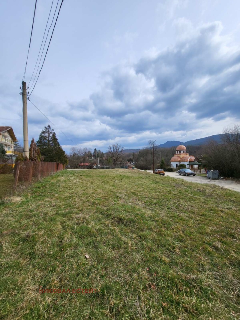 Продава ПАРЦЕЛ в област София, гр. Правец - 700 кв.м / 24 999 € » 48 893.79 лв., НИКОВАЛ ЕСТЕЙТ