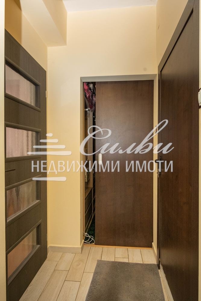 Продава ЕТАЖ ОТ КЪЩА, гр. Шумен, Военно училище, снимка 6 - Етаж от къща - 55950397