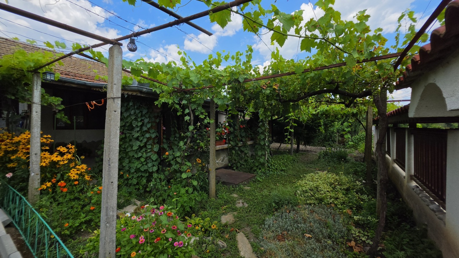 Продава КЪЩА, гр. Бургас, с. Брястовец, снимка 13 - Къщи - 55299669