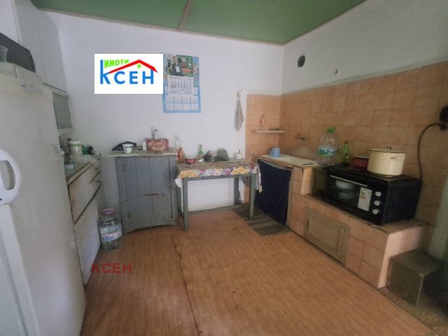 Продава КЪЩА, с. Светлен, област Търговище, снимка 6 - Къщи - 56195934