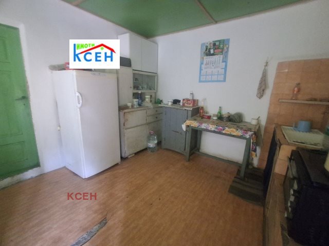 Продава КЪЩА, с. Светлен, област Търговище, снимка 4 - Къщи - 56195934