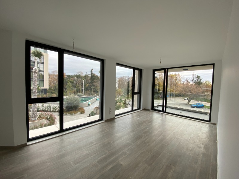 Продава 2-СТАЕН в град Варна, к.к. Св.Св. Константин и Елена - 72 кв.м / 288 136 € » 563 545.03 лв., ХОЛДИНГ ГРУП