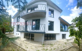 КЪЩА, 280 m2