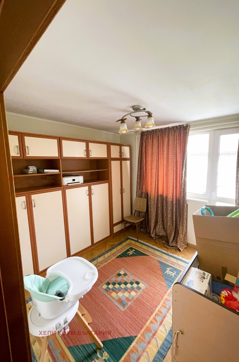 Продава ЕТАЖ ОТ КЪЩА, гр. Русе, Родина 2, снимка 7 - Етаж от къща - 52074110