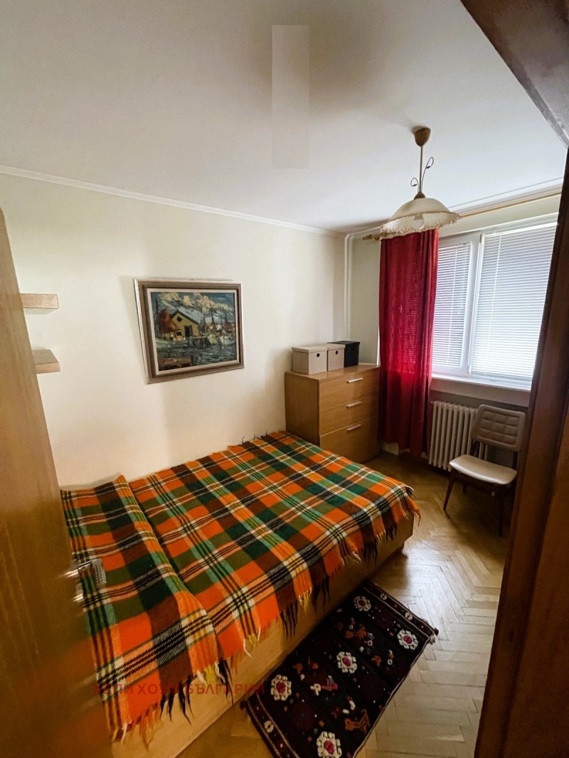 Продава ЕТАЖ ОТ КЪЩА, гр. Русе, Родина 2, снимка 9 - Етаж от къща - 52074110