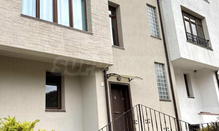 Продава КЪЩА, гр. Балчик, област Добрич, снимка 2 - Къщи - 51730808