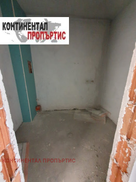 3-стаен град София, Овча купел 8