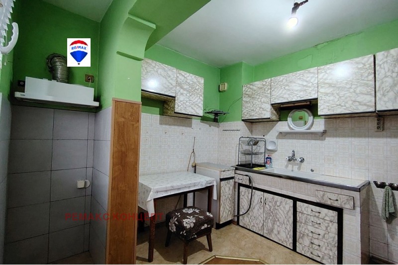 Продава 2-СТАЕН, гр. Шумен, Болницата, снимка 12 - Апартаменти - 52536725