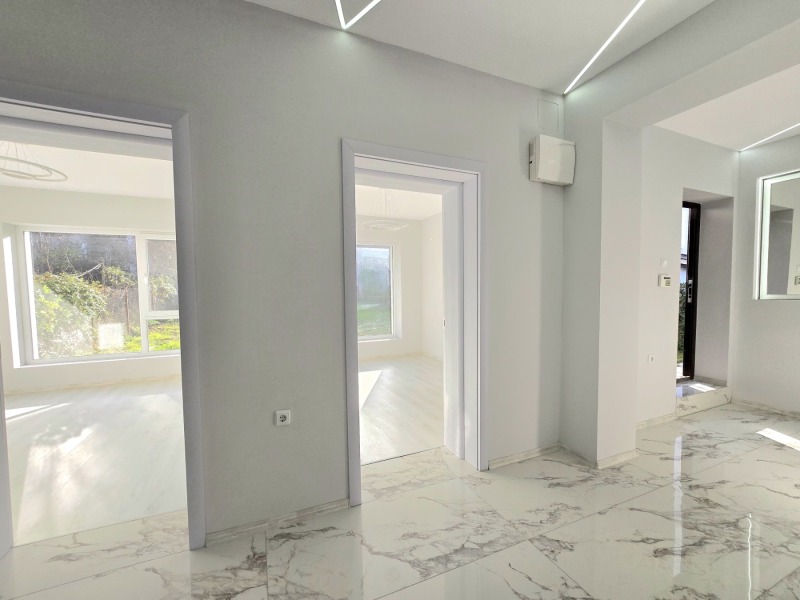 Продава ЕТАЖ ОТ КЪЩА, гр. Добрич, Червената пръст, снимка 11 - Етаж от къща - 52442295