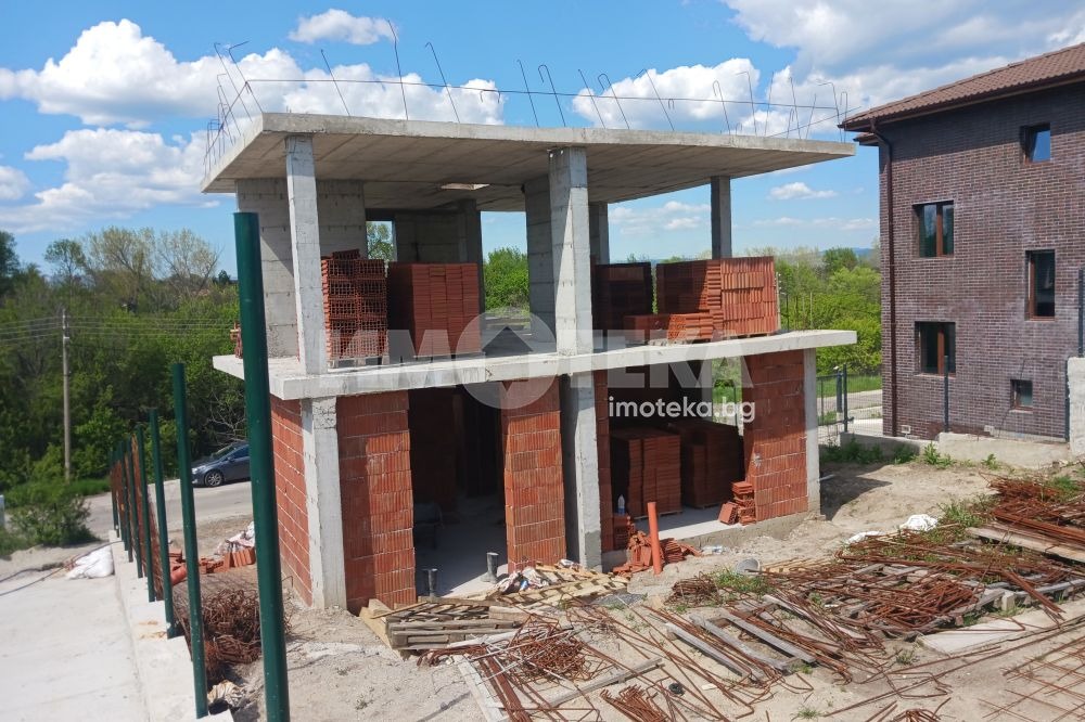 Продава КЪЩА, с. Хераково, област София област