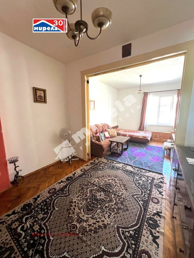Zu verkaufen  1 Schlafzimmer Sofia , Medizinska akademija , 70 qm | 78864812 - Bild [2]