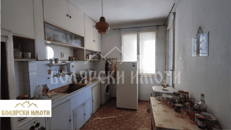 Продава МНОГОСТАЕН, гр. Велико Търново, Център, снимка 6 - Aпартаменти - 48063208