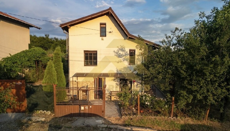 Продава  Къща област Перник , с. Люлин , 130 кв.м | 94647150