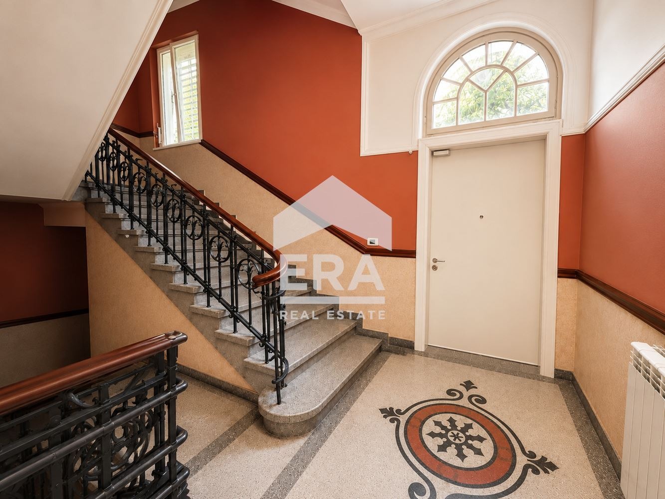 Продава КЪЩА, гр. София, Център, снимка 3 - Къщи - 55799328