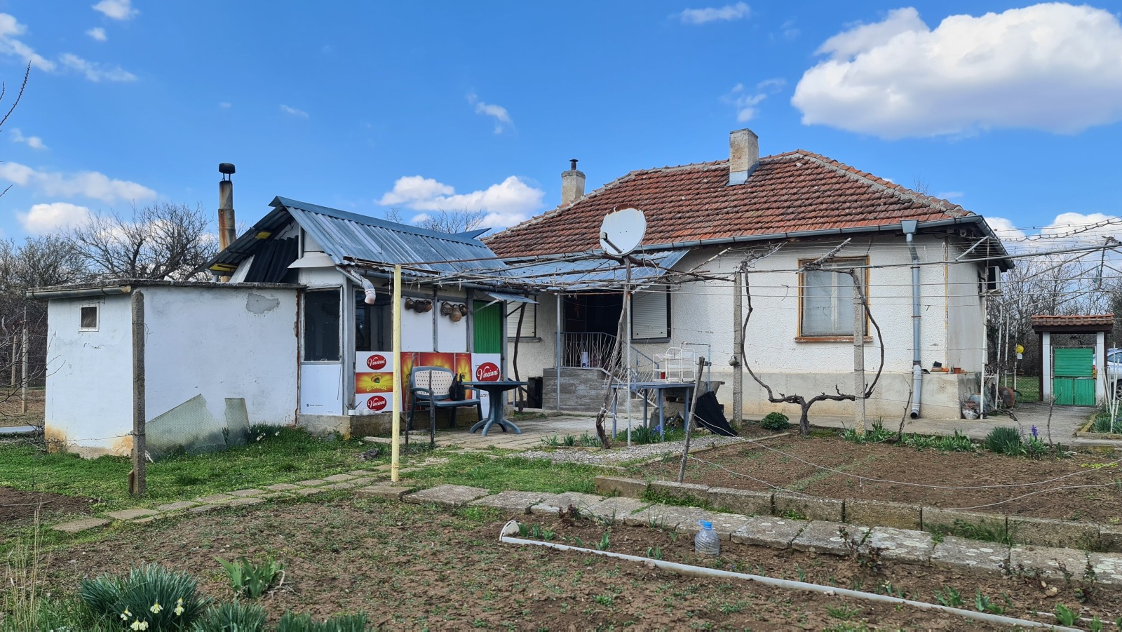 Продава КЪЩА, с. Дълго поле, област Видин