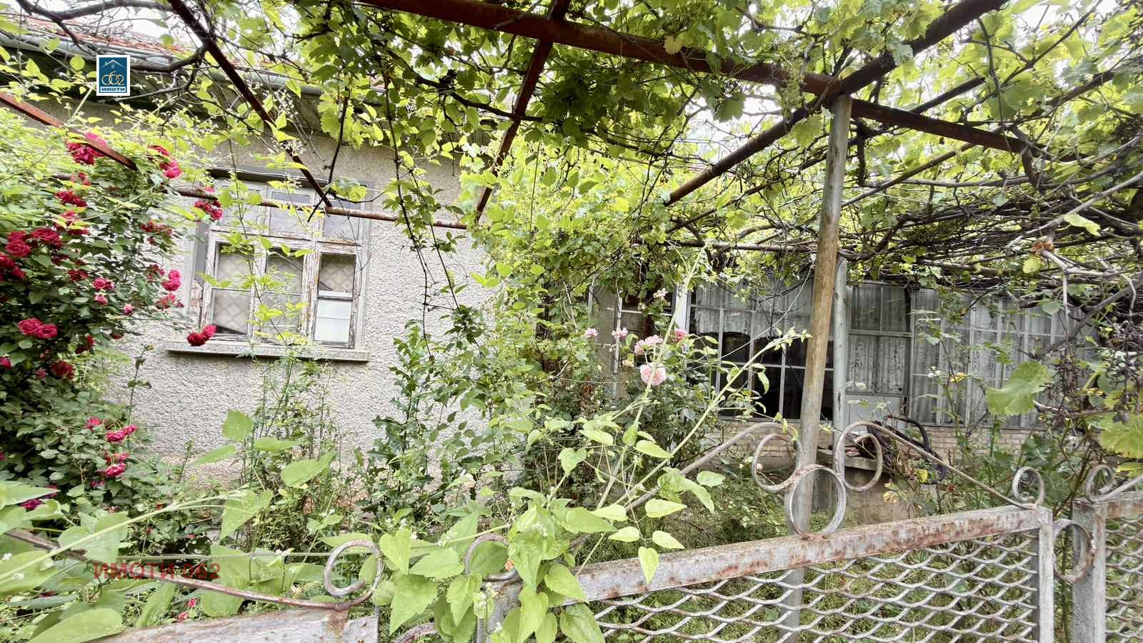 Продава КЪЩА, с. Мерданя, област Велико Търново