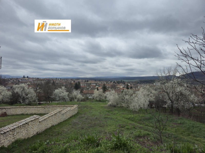 Продава ПАРЦЕЛ в област Велико Търново, гр. Дебелец - 900 кв.м / 63 900 € » 124 977.54 лв., ИМОТИ ЙОРДАНОВ ЕООД