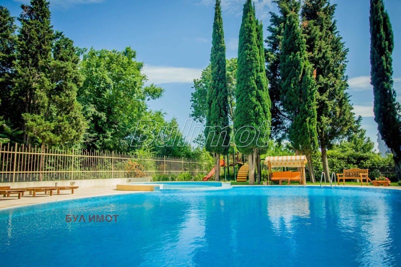 Продава  2-стаен град Варна , к.к. Св.Св. Константин и Елена , 88 кв.м | 96006310
