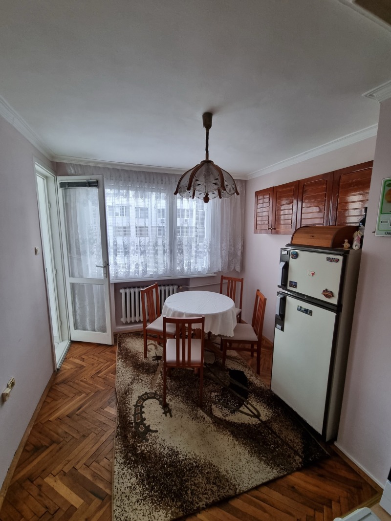 Продава  2-стаен град София , Банишора , 74 кв.м | 29081737 - изображение [2]