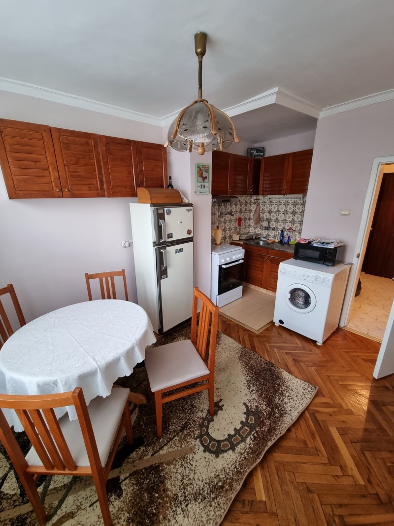 Продава  2-стаен град София , Банишора , 74 кв.м | 29081737