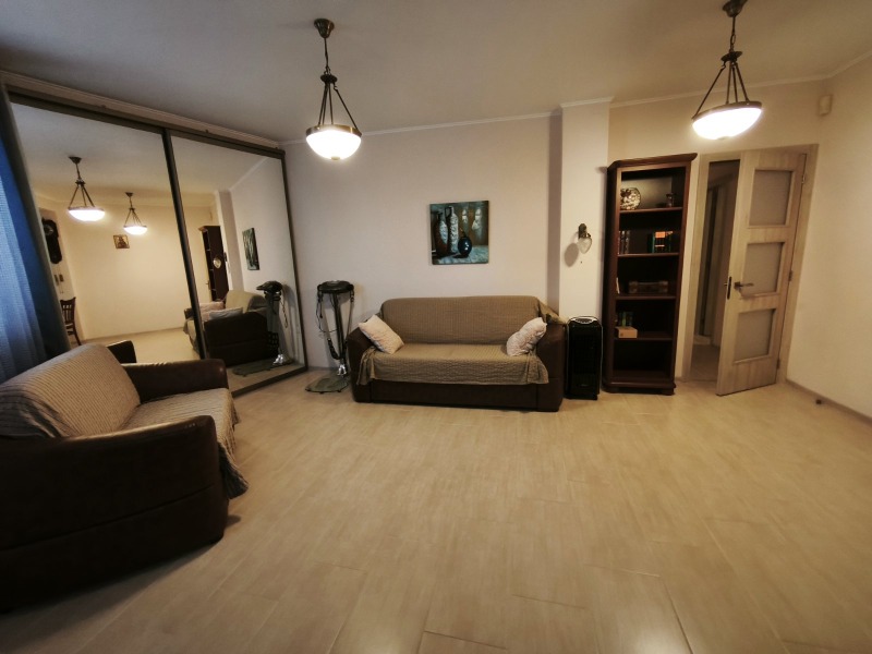 Продава  3-стаен град Варна , Бриз , 130 кв.м | 76114336 - изображение [7]