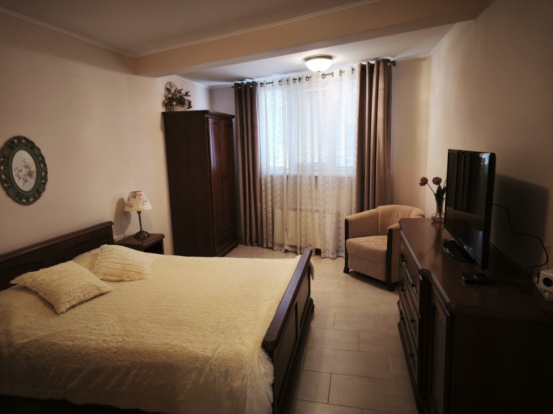 Продава  3-стаен град Варна , Бриз , 130 кв.м | 76114336 - изображение [9]