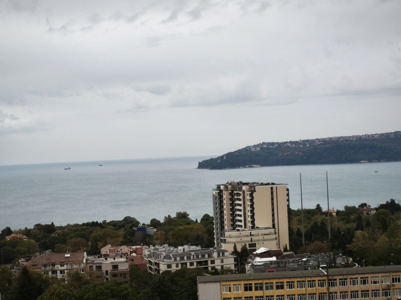 Продава  3-стаен град Варна , Бриз , 130 кв.м | 76114336