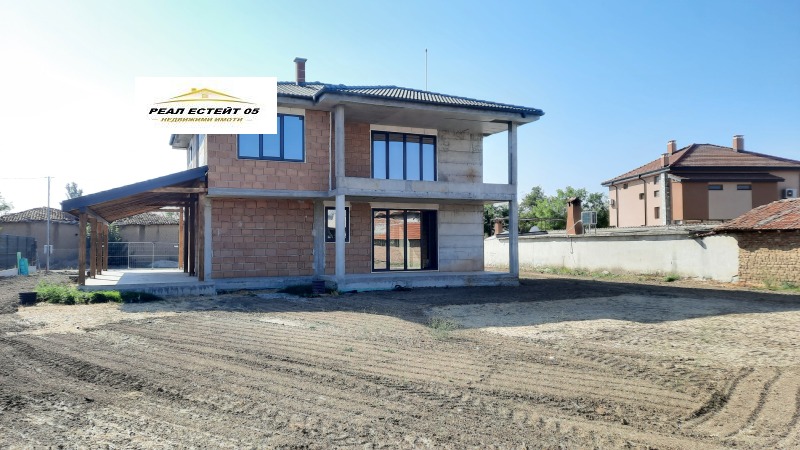 In vendita  Casa regione Plovdiv , Stroevo , 288 mq | 66209426