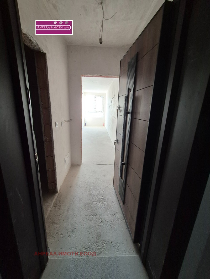 Продава 1-СТАЕН, гр. София, Толстой, снимка 2 - Апартаменти - 52489271