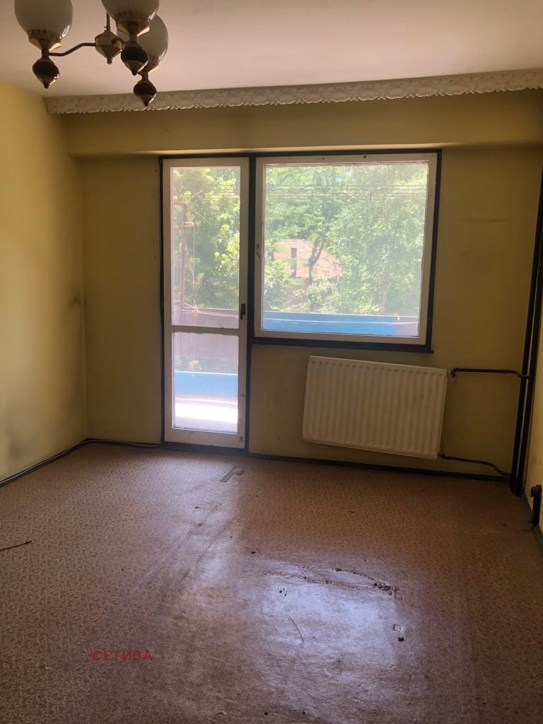 Продава  2-стаен град Кюстендил , Запад , 65 кв.м | 44503465