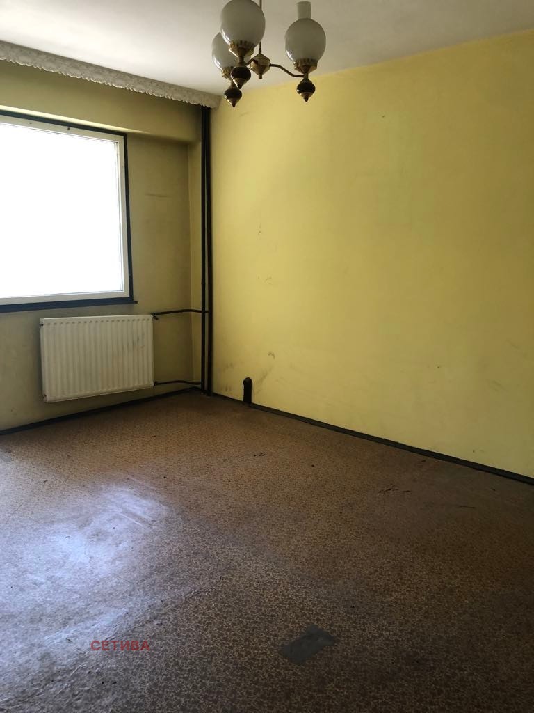 Продава  2-стаен град Кюстендил , Запад , 65 кв.м | 44503465 - изображение [2]