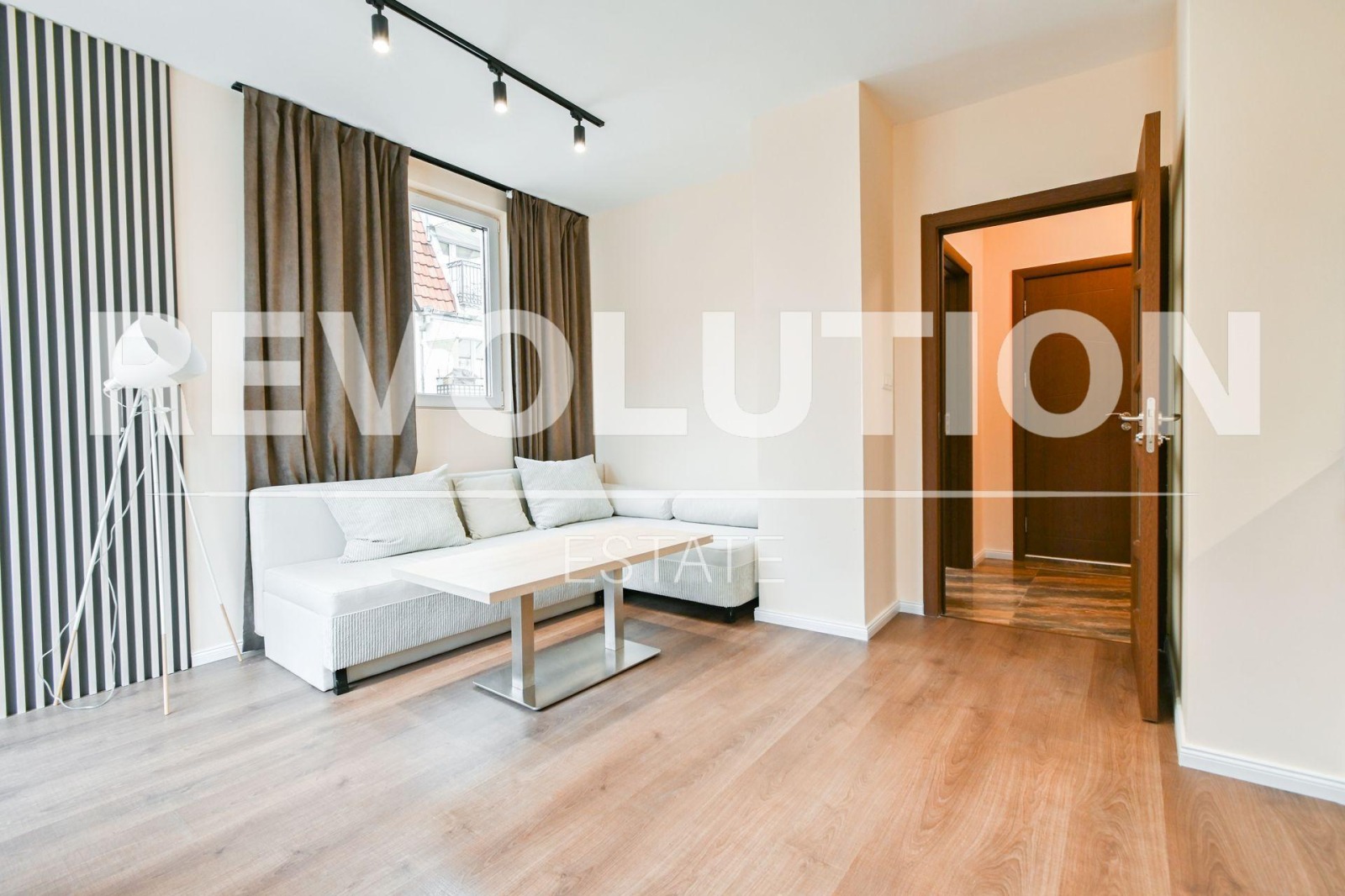 Продава 3-СТАЕН, гр. София, Редута