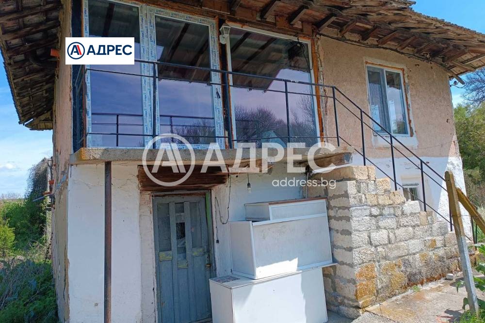 Продава КЪЩА, с. Топчии, област Разград