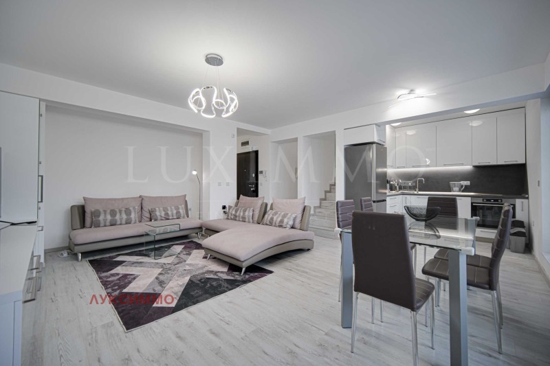 De vânzare  3 dormitoare Sofia , Țentâr , 177 mp | 53106572 - imagine [2]