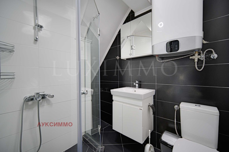 De vânzare  3 dormitoare Sofia , Țentâr , 177 mp | 53106572 - imagine [12]