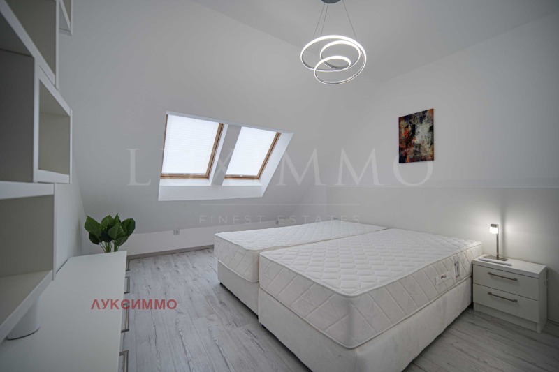 De vânzare  3 dormitoare Sofia , Țentâr , 177 mp | 53106572 - imagine [9]